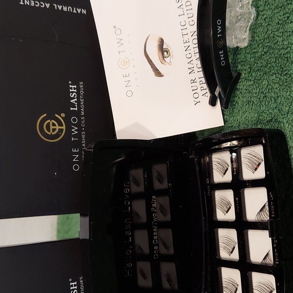 Lashes - Picture 2 of 3